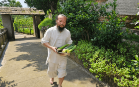 现代隐士高人，湘西龙山县网红名人无量子，乡村美食推荐官